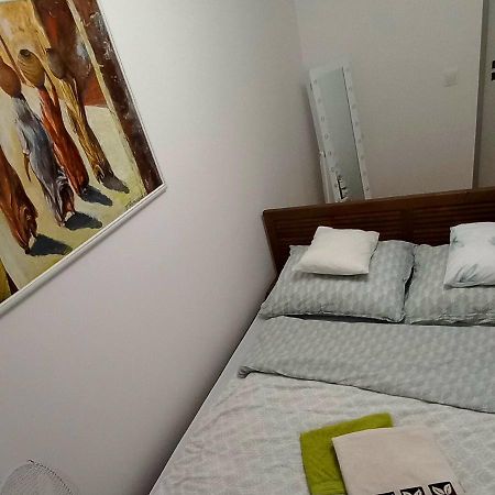 Nice Apartament With Small Tub Варшава Экстерьер фото