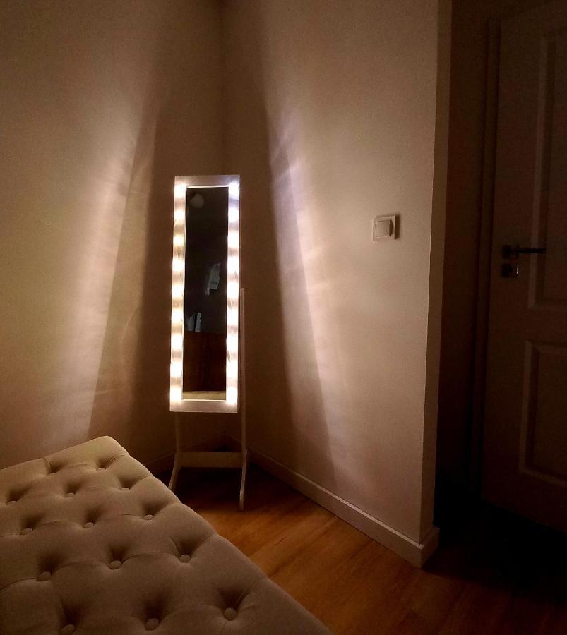Nice Apartament With Small Tub Варшава Экстерьер фото