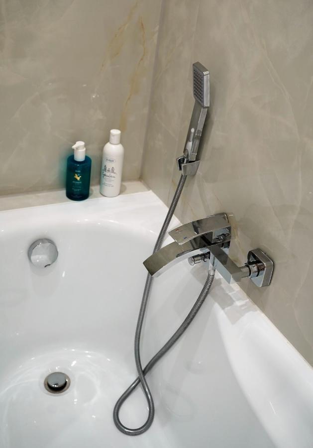 Nice Apartament With Small Tub Варшава Экстерьер фото