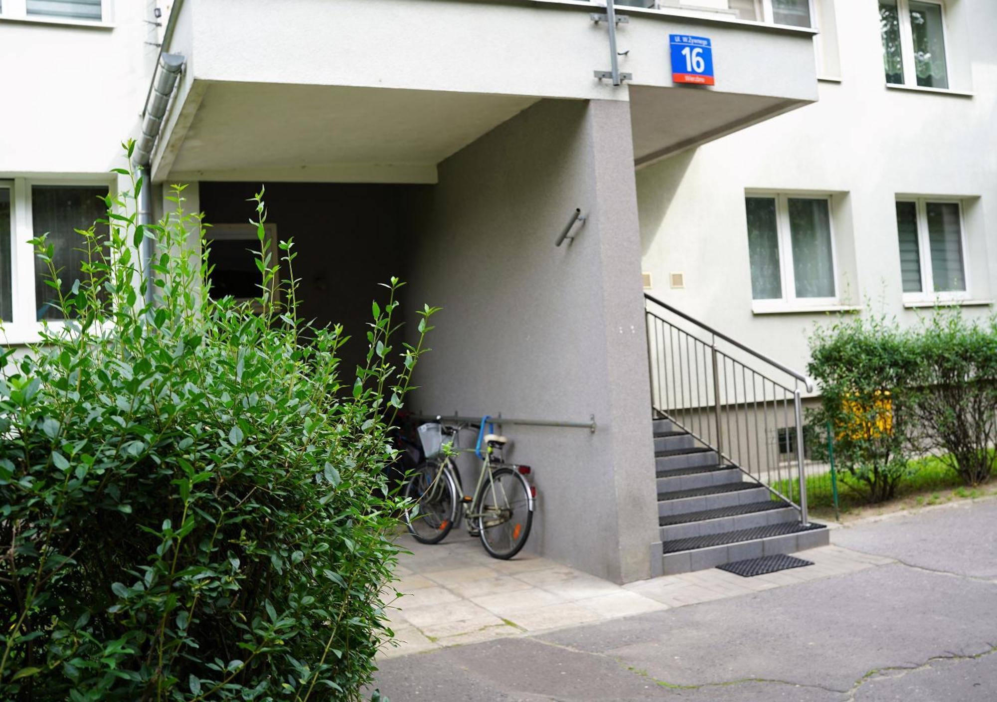 Nice Apartament With Small Tub Варшава Экстерьер фото